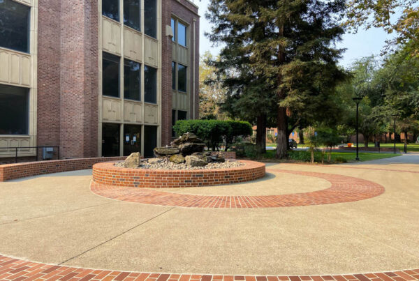 University of the Pacific, William Knox Holt Memorial Library Plaza